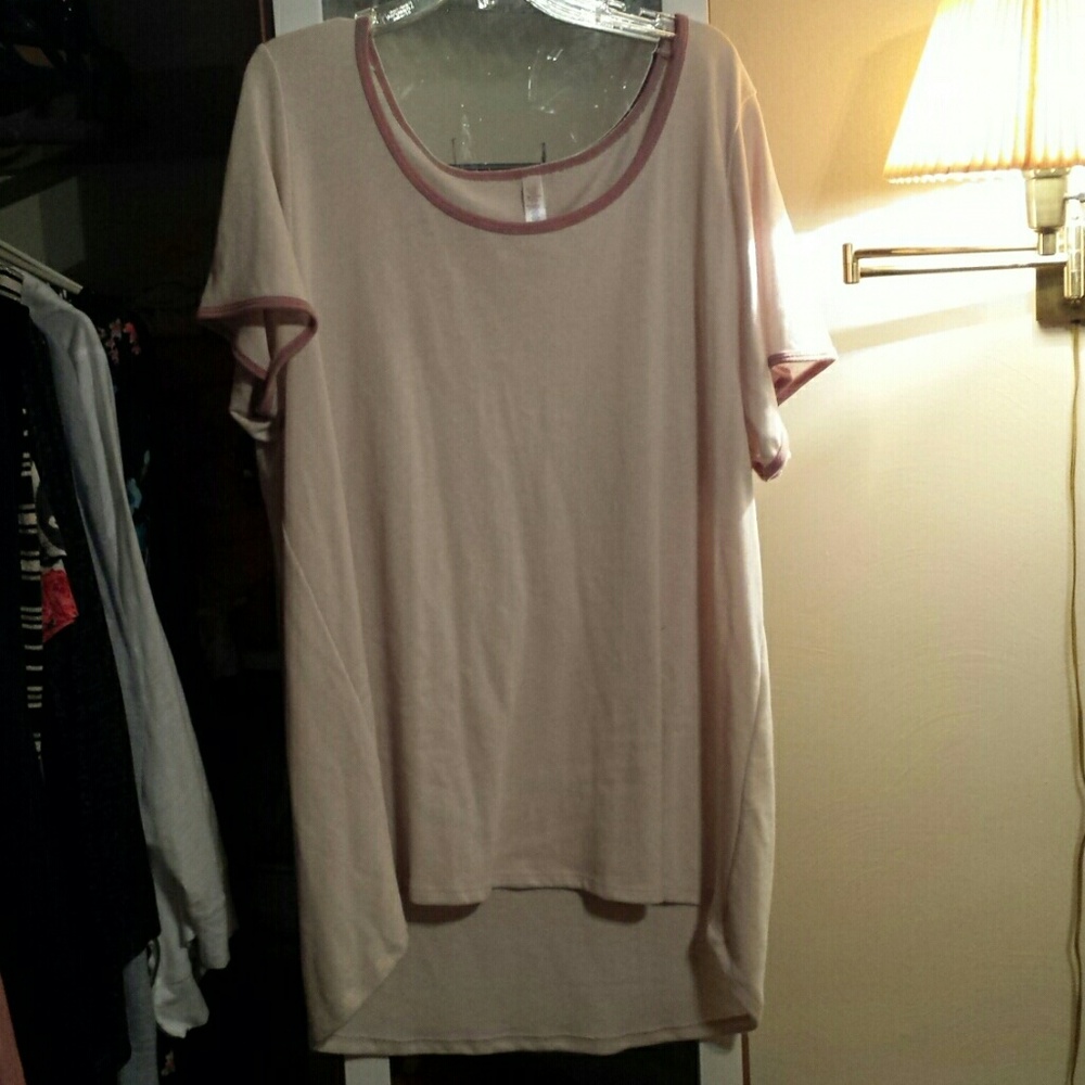 3x LuLaRoe Classic tee